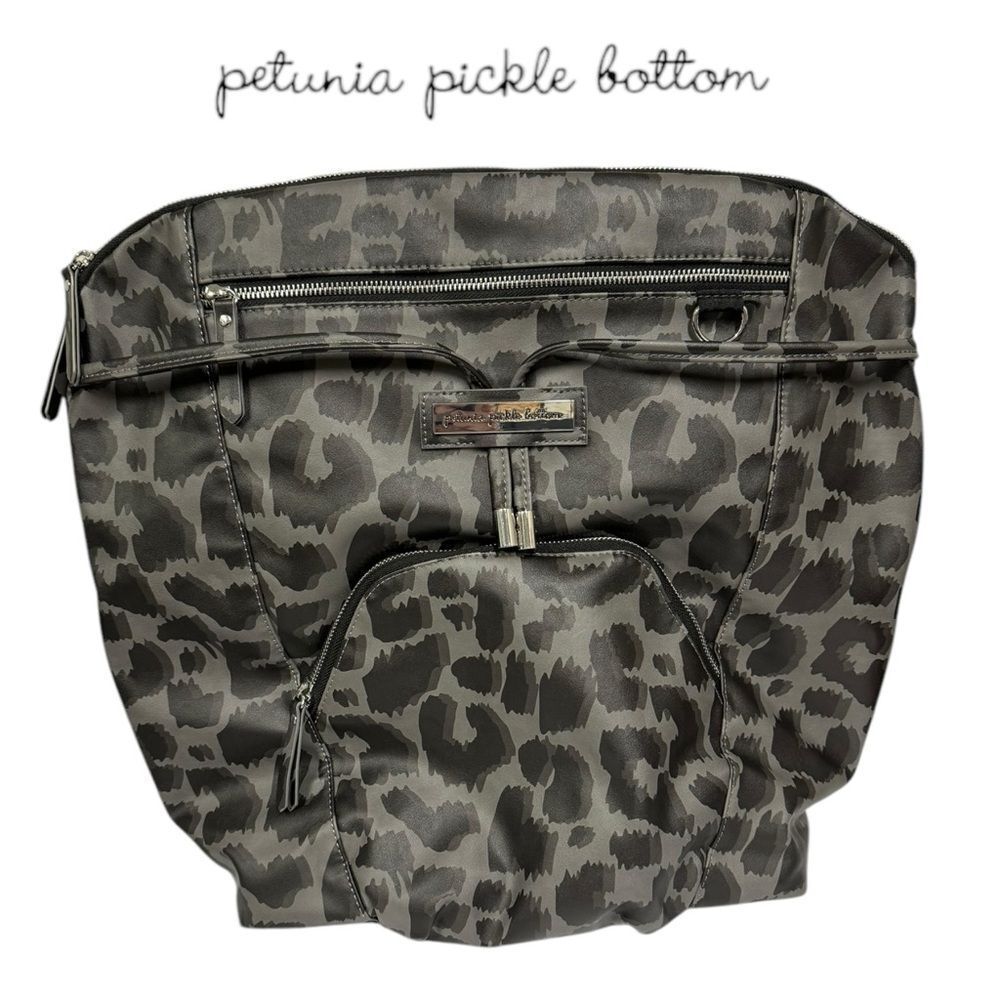 Petunia Pickle Bottom Cinch Convertible Leopard Grey Black Diaper Bag Backpack